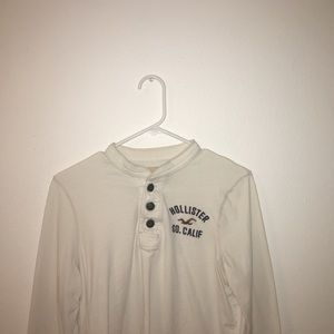 white hollister shirt